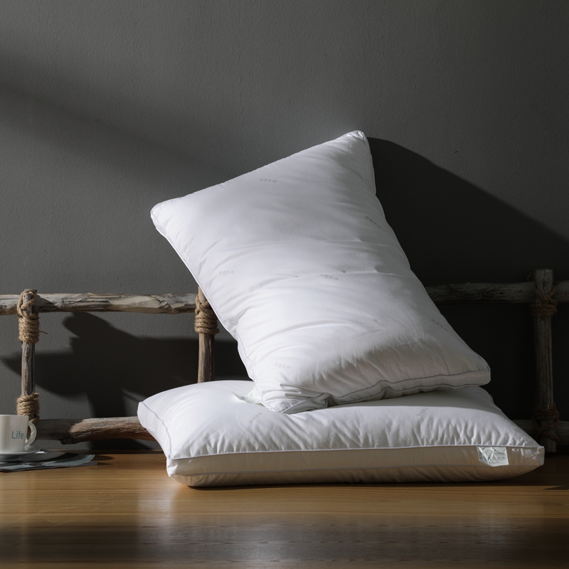 ไมโครไฟเบอร์ 1200 กรัมบรรจุหมอนบริษัทโรงแรมฮิลตันหรูหราระดับ 5 ดาว