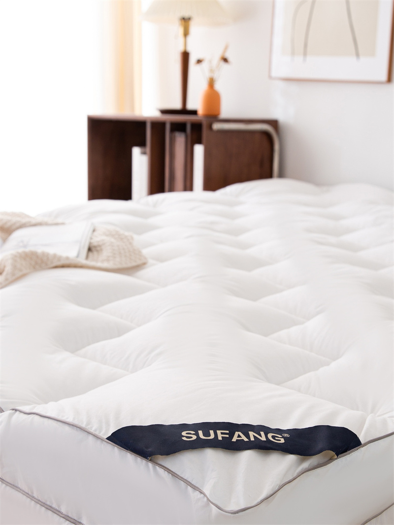 ท็อปเปอร์ที่นอนไมโครไฟเบอร์ขนาดควีนไซส์ 5 ซม. 7 ซม. สูง 10 ซม ท็อปเปอร์ที่นอนไมโครไฟเบอร์ขนาดควีนไซส์ 5 ซม. 7 ซม. สูง 10 ซม